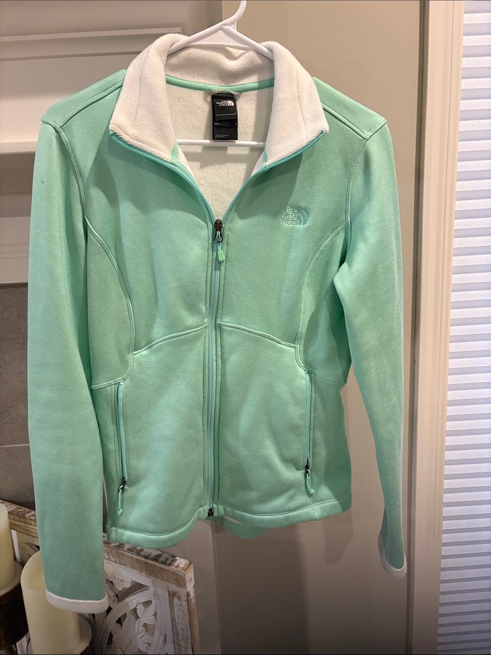 The North Face Mint Green Full-Zip Fleece Jacket with White Trim